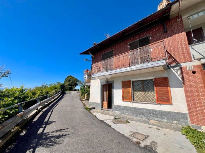 Casa con 6 locali in vendita in Via Gelsomino, Centro, Albugnano