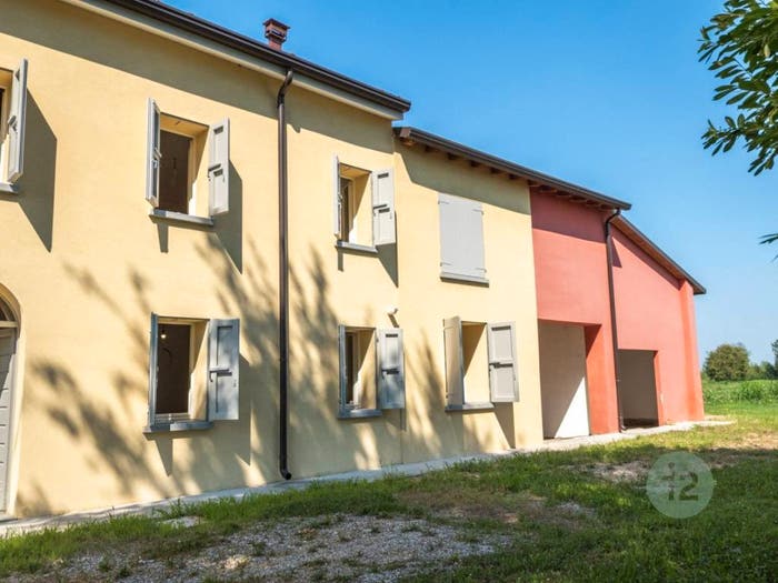Casa con 6 locali in vendita in Via del Gesù, Centro, Novi di Modena