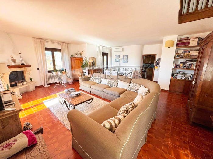 Appartamento con 6 locali in vendita in Via della Pace, Centro, Passignano sul Trasimeno