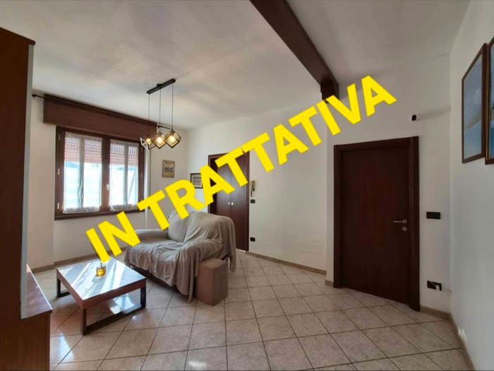 Appartamento trilocale in vendita in Via Armando Diaz, Laveno, LavenoMombello