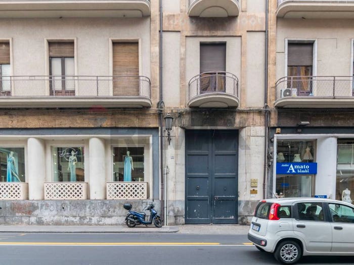 Appartamento con 6 locali in vendita in Viale XX Settembre, XX Settembre Tribunale, Catania