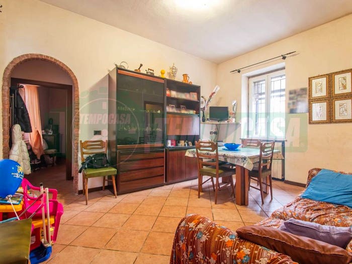 Appartamento bilocale in vendita in Via Luigi Cadorna, Locate Varesino