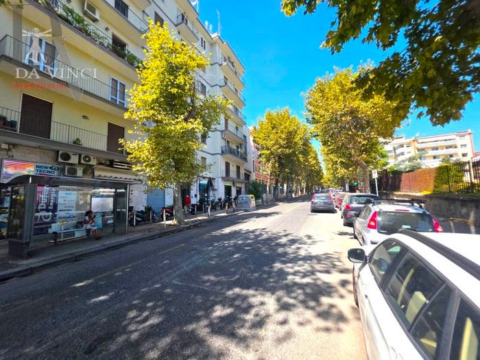 Appartamento quadrilocale in vendita in Via Bernardo Cavallino, Zona Ospedaliera, Napoli
