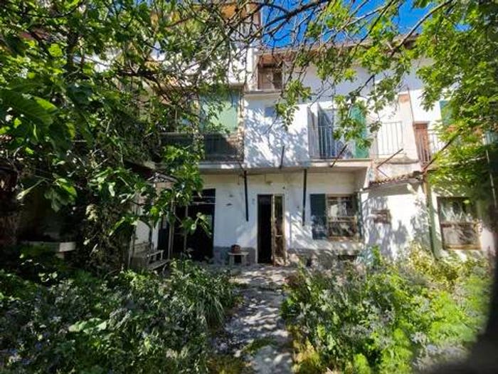Casa con 6 locali in vendita in Via Marconi No Number, Centro, Basaluzzo