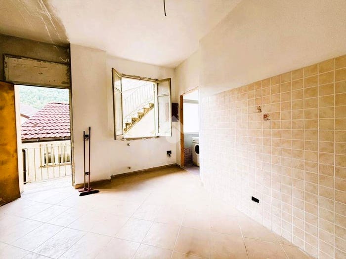 Appartamento trilocale in vendita in Via Cosola, Centro, Cabella Ligure