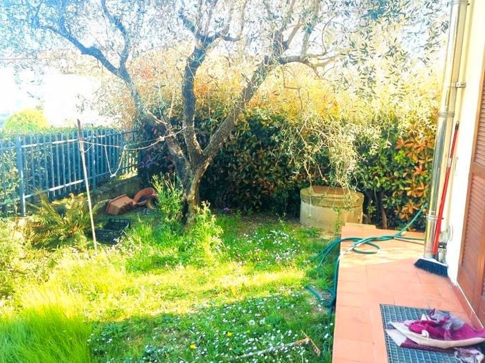 Casa con 5 locali in vendita in Montale