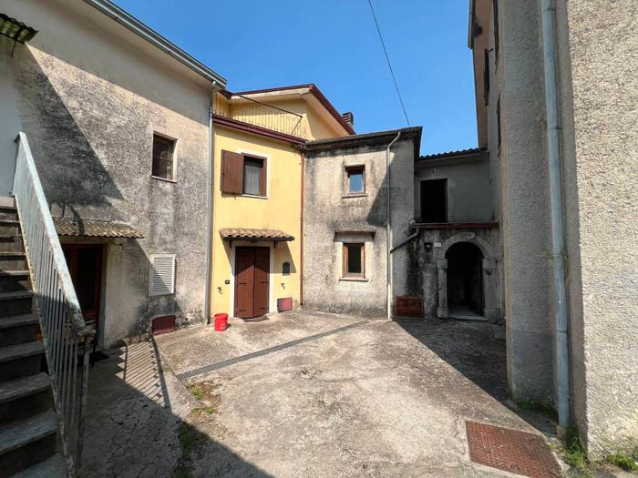 Appartamento con 6 locali in vendita in Via Marrocchio, Centro, Villa Latina