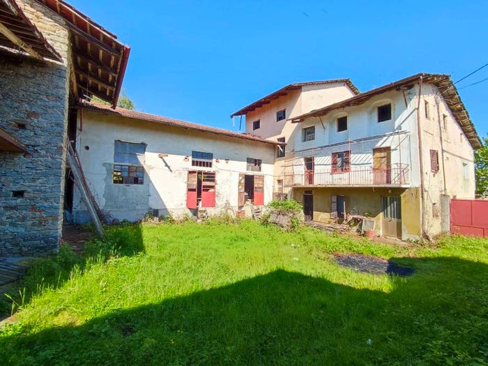 Casa quadrilocale in vendita in Via del Molino, Envie