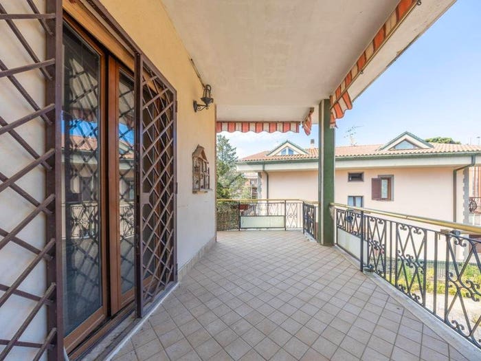Casa bilocale in vendita in Piazza Palmiro Togliatti, Santa Maria delle Mole, Marino