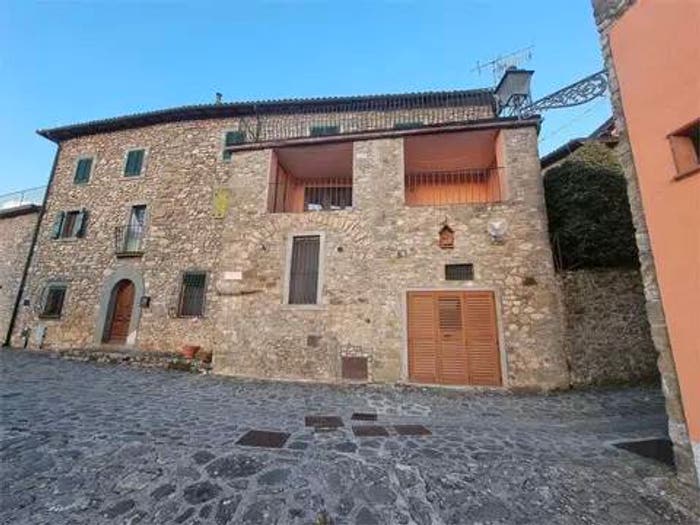 Casa con 6 locali in vendita in Costa Malusa, Ceserana, Fosciandora