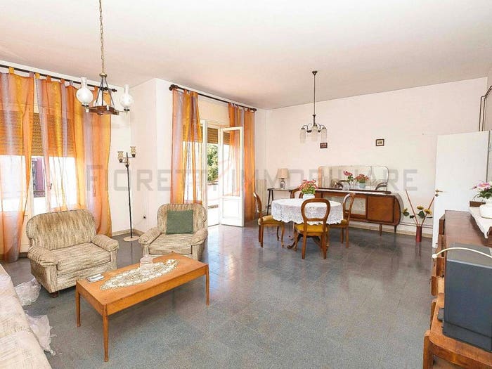 Appartamento quadrilocale in vendita in Via Francesco De Sanctis, Centro, Piombino