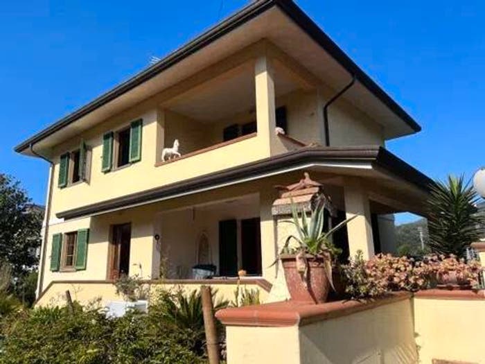 Casa con 5 locali in vendita in Camaiore Paese, Camaiore