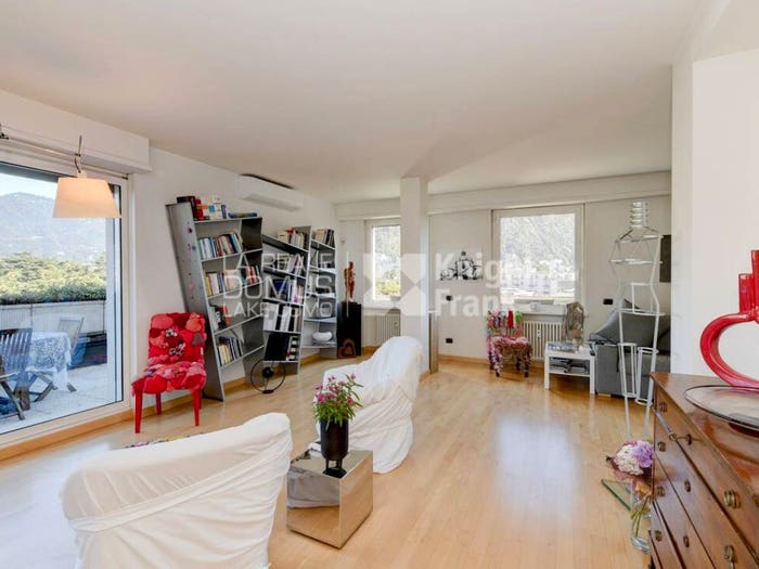 Casa con 5 locali in vendita in Viale Varese Crocifisso, Como