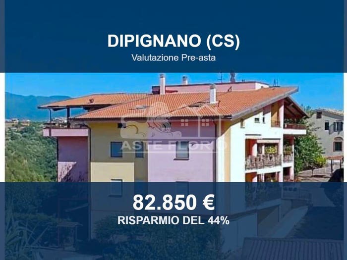 Appartamento con 6 locali in vendita in Via Croci snc, Laurignano, Dipignano