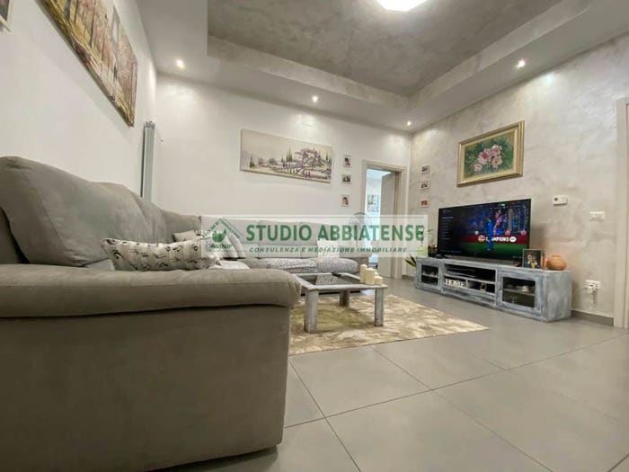 Appartamento trilocale in vendita in Via Enrico Toti, Abbiategrasso