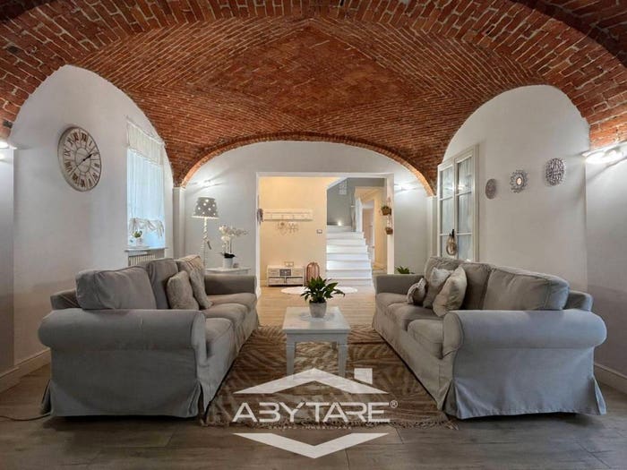 Casa con 6 locali in vendita in Vicolo dei Pellegrini, Centro, Carignano