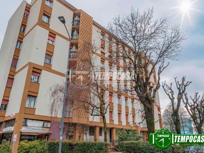 Appartamento trilocale in vendita in Via Gallarate, Certosa, Milano