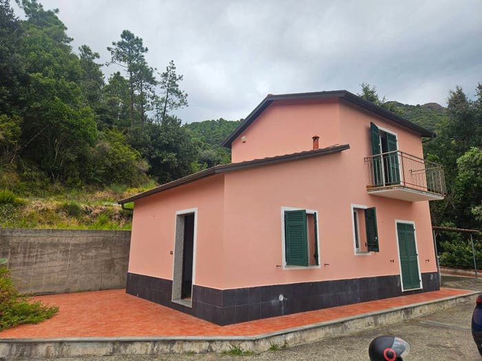 Casa trilocale in vendita in Via Romualdo Tosi, Campegli, Castiglione Chiavarese