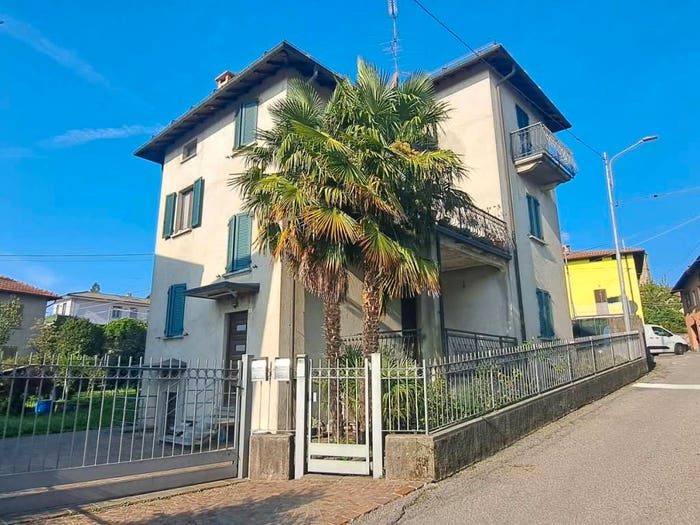 Casa con 6 locali in vendita in Via San Carlo Borromeo, Clivio
