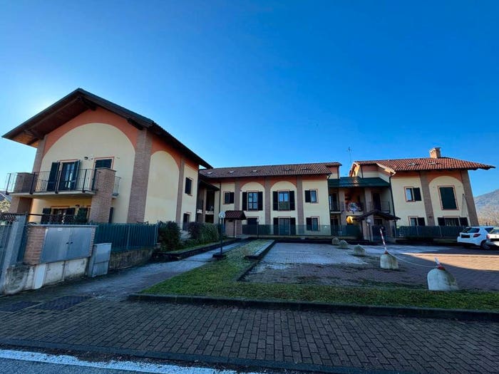 Appartamento con 5 locali in vendita in Via Pellice, Piossasco