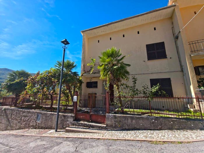 Casa quadrilocale in vendita in Via Strada Aielli, Piedipaterno, Vallo di Nera