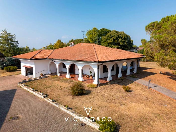 Casa con 5 locali in vendita in Via Regina Margherita, Agnellengo, Momo