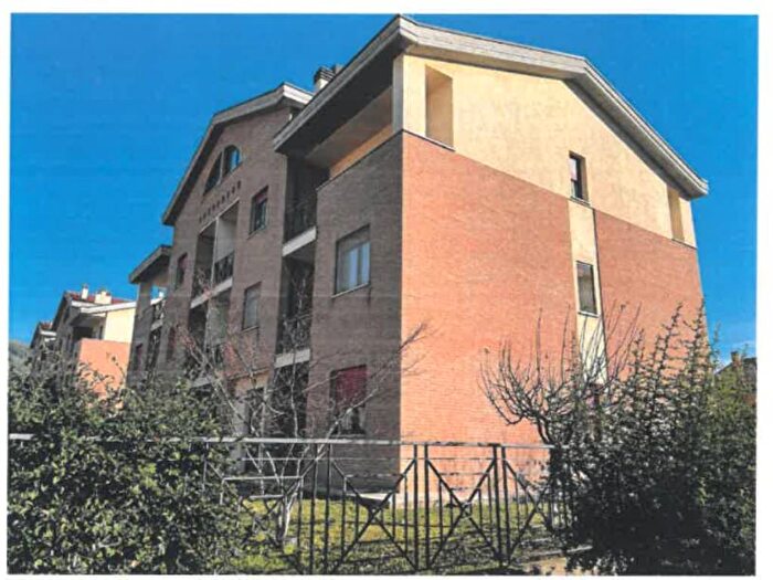 Appartamento quadrilocale in vendita in Via Enrico Mattei, Canavaccio, Urbino