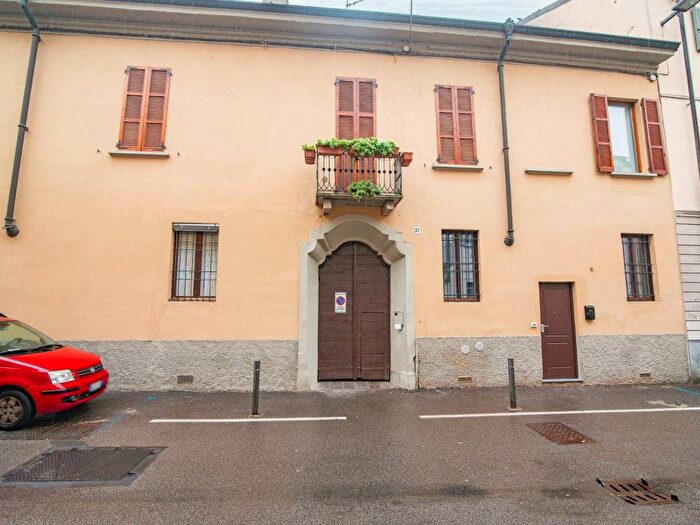 Appartamento bilocale in vendita in Via Santa Maria del Sole, Centro Storico, Lodi