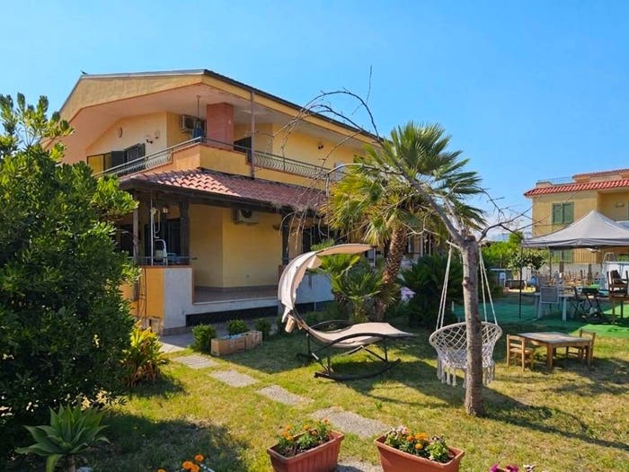 Casa con 6 locali in vendita in Via Masseria Vecchia, Licola Paese, Giugliano in Campania