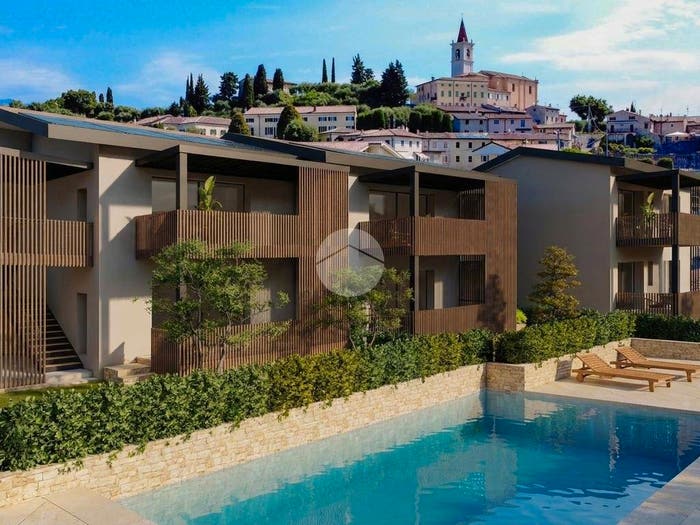 Appartamento trilocale in vendita in Via Delle Fontane, Calmasino, Bardolino