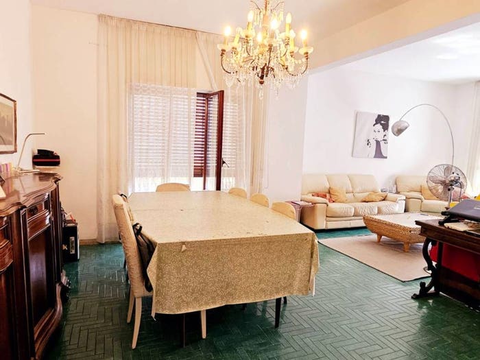 Appartamento con 6 locali in vendita in Marina di Carrara, Carrara