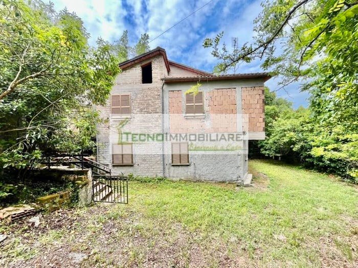 Casa con 5 locali in vendita in Via Sant'Anna, Esperia