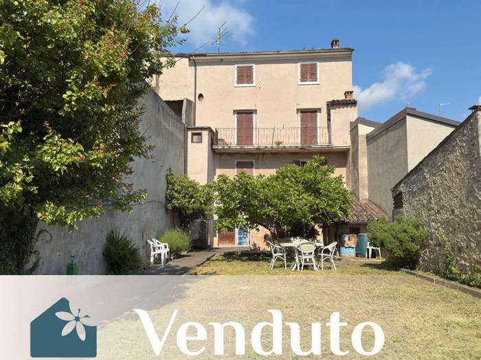 Casa con 6 locali in vendita in Via Giovanni Arduino, Centro, Caprino Veronese
