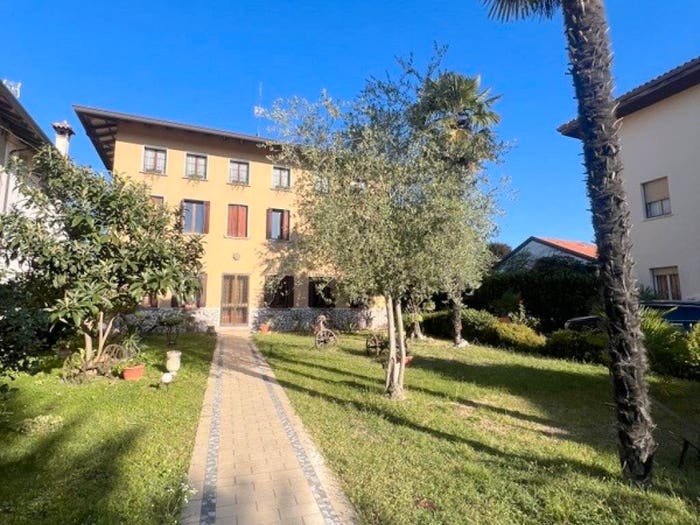 Casa con 6 locali in vendita in Zoppola