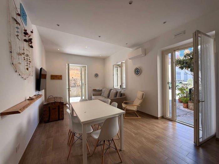 Appartamento trilocale in vendita in Via dei Siculi, Marina Di Caronia, Caronia
