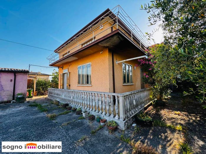 Casa trilocale in vendita in Terrazzo
