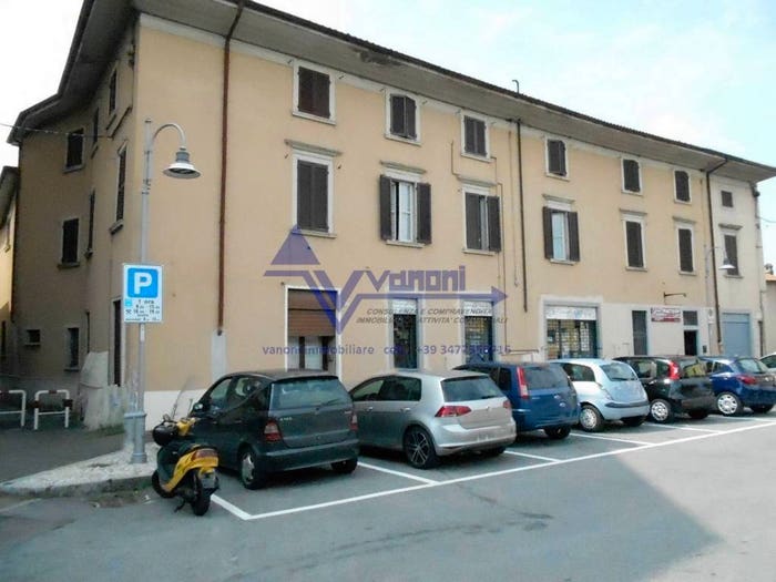 Casa con 6 locali in vendita in Bonate Sotto