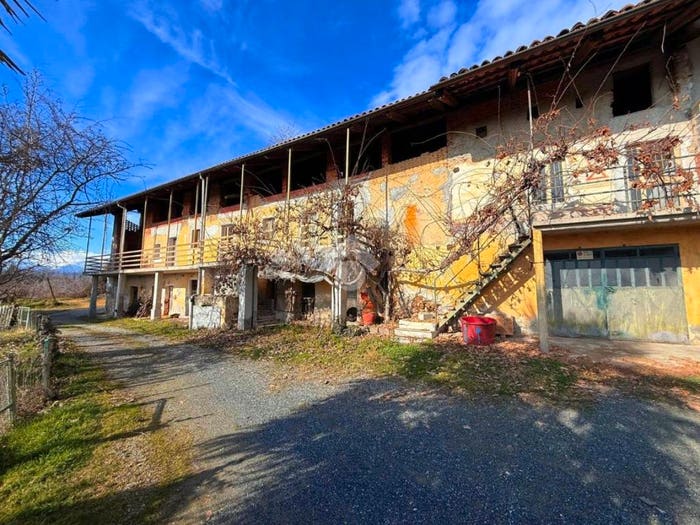 Casa quadrilocale in vendita in Via Canton Neiro, Castellamonte