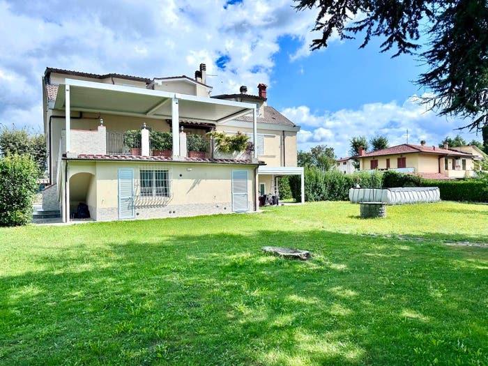 Appartamento con 6 locali in vendita in Via Ugo Foscolo, Centro, Barberino di Mugello