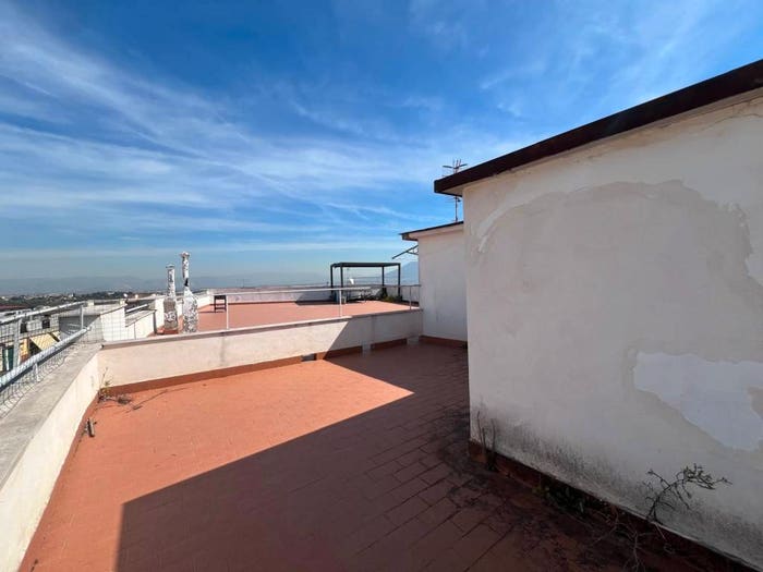 Appartamento con 5 locali in vendita in Viale Michelangelo, Vomero, Napoli