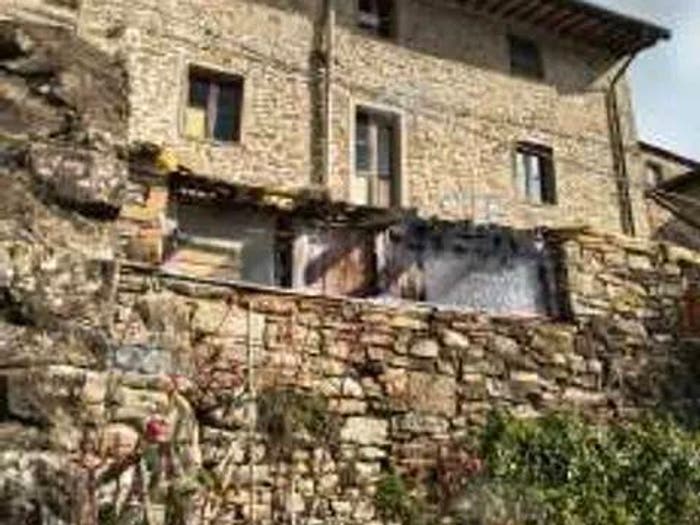 Casa con 5 locali in vendita in Via Lazzaro Papi, Castelli Pescia Nord, Pescia