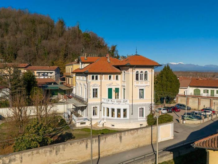 Casa con 6 locali in vendita in Via Roma, Centro, Lauriano