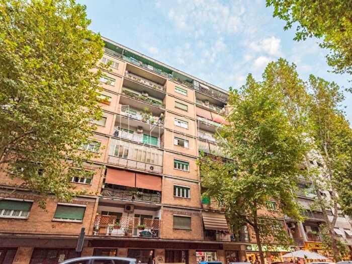 Appartamento trilocale in vendita in via Oderisi da Gubbio, Marconi, Roma