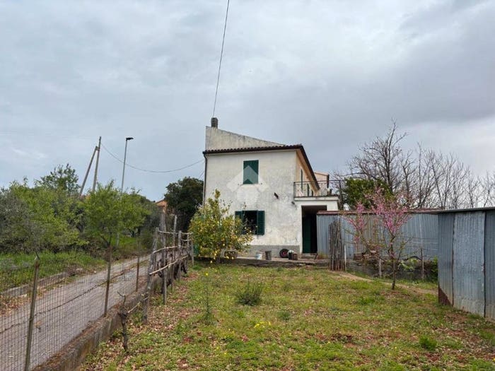 Casa con 6 locali in vendita in Contrada Alorio, Maierà