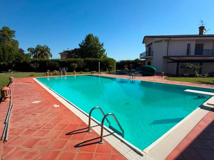 Casa con 6 locali in vendita in Via Dante Alighieri, Centro, Cisterna di Latina