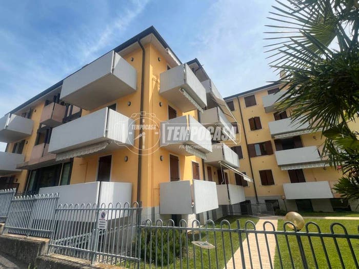 Appartamento bilocale in vendita in Via Pasubio, Centro, Bardolino