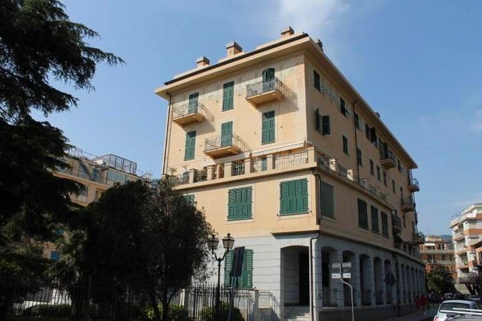 Appartamento trilocale in vendita in Viale Hambury, Borgo Coscia, Alassio