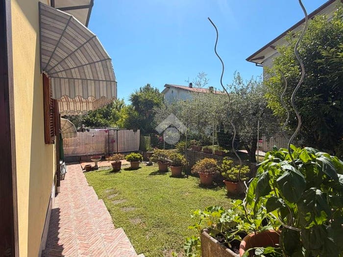 Casa con 6 locali in vendita in Via Calcina, Casano Dogana Isola, Luni