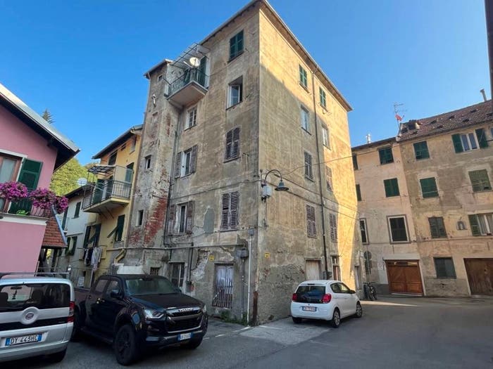 Appartamento trilocale in vendita in Piazza Cesare Battisti, Centro, Rossiglione