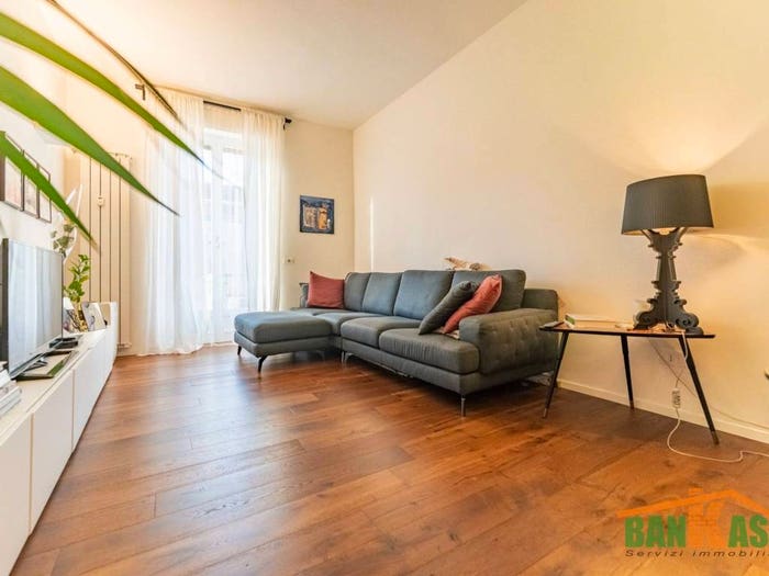Appartamento trilocale in vendita in Via Carlo Gomes, Buenos Aires, Milano